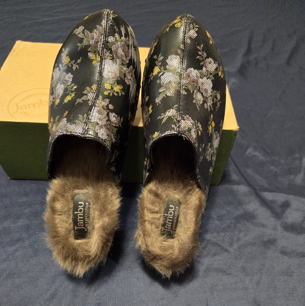 Jambu Black Floral Mules with Faux Fur - Picture 4 of 11